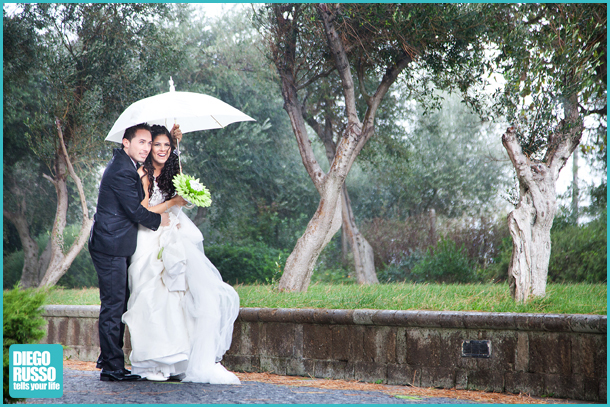 Foto Reportage Con Pioggia - Sposa Con Ombrello