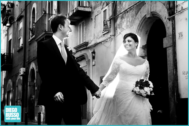 Foto Reportage Matrimonio - Foto Reportage Nozze - Foto Bianco E Nero - Abito Nuziale Sposa - Velo Lungo Sposa