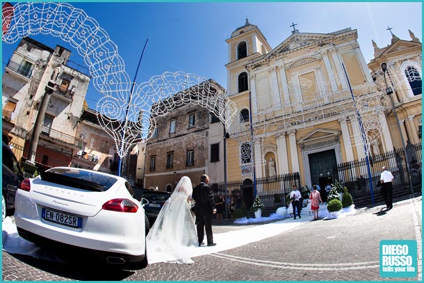 Foto Abito Da Sposa – Foto Acconciatura Sposa – Foto Capelli Sposa Al Matrimonio – Foto Matrimonio In Chiesa – Foto Matrimonio Religioso – Foto Matrimonio – Foto Matrimonio Napoli – Foto Nozze – Foto Nozze Napoli – Fotografi Napoli – Fotografi Matrimonio Napoli – Reportage Matrimonio – Reportage Fotografico – Wedding – Nozze – Matrimonio – Foto Entrata Della Sposa In Chiesa Al Matrimonio – Foto Entrata In Chiesa Della Sposa Col Papà – Foto Entrata In Chiesa Matrimonio – Foto  Basilica Madonna Della Neve A Torre Annunziata – Foto Chiesa Torre Annunziata – Foto Matrimonio Nella Basilica Madonna Della Neve A Torre Annunziata