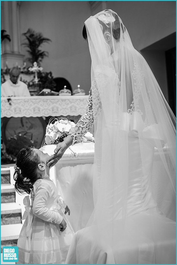 Foto Damina - Foto Sposa In Chiesa - Foto Matrimonio Religioso - Foto Velo Sposa - Foto Spontanee Matrimonio