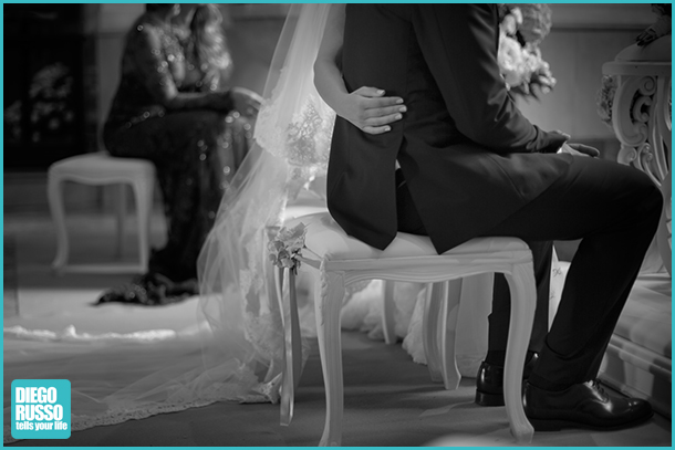 Foto Sposi In Chiesa - Foto Matrimonio mIn Chiesa - Foto Nozze Religiose - Foto Bianco E Nero - Foto Velo Sposa