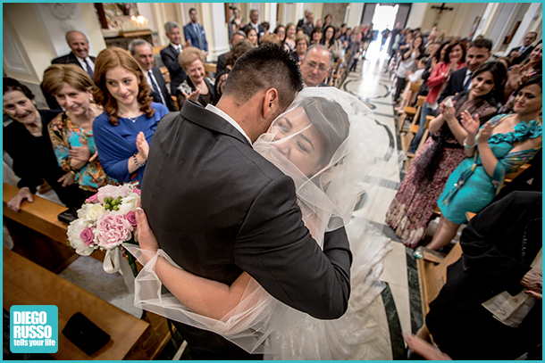 Foto Arrivo Sposa In Chiesa - Foto Sposa Con Velo - Foto Nozze - Foto Matrimonio - Foto Sposi