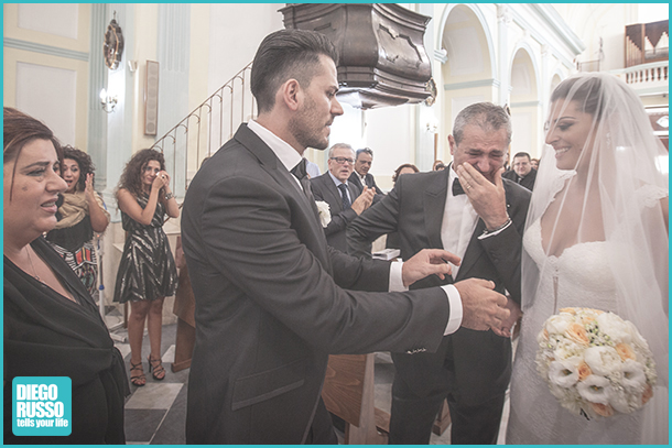 foto sposi in chiesa - foto  matrimonio - foto nozze - foto papà sposa - foto emozionanti al matrimobio