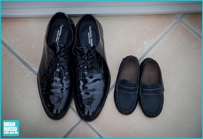 foto degli accessori sposo - foto delle scarpe dello sposo - foto delle scarpe per il paggetto - foto degli accessori al matrimonio - foto al matrimonio