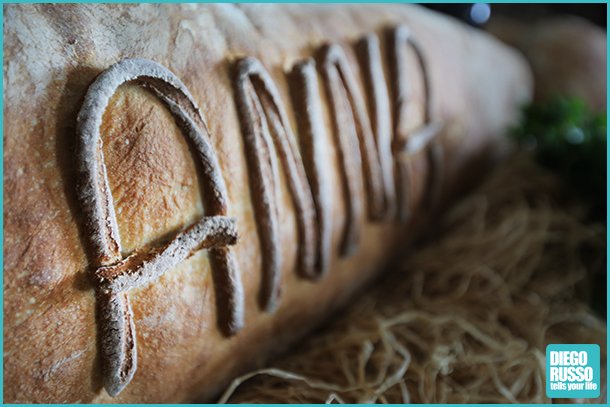 foto del pane personalizzato - foto del tavolo del pane - foto al ricevimento nuziale - foto al matrimonio - foto alle nozze