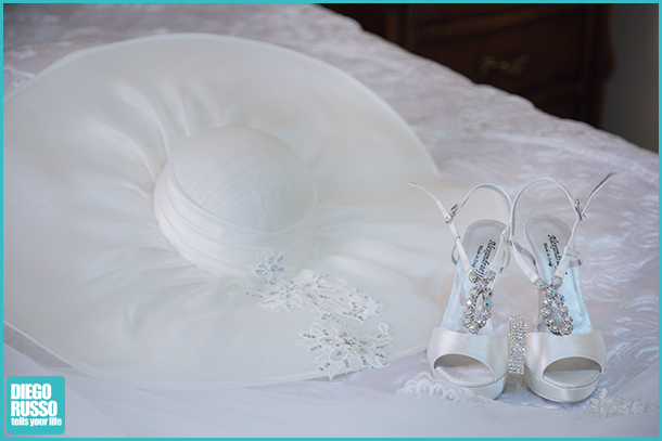 foto accessori sposa - foto scarpe e cappello sposa - foto accessori da sposa