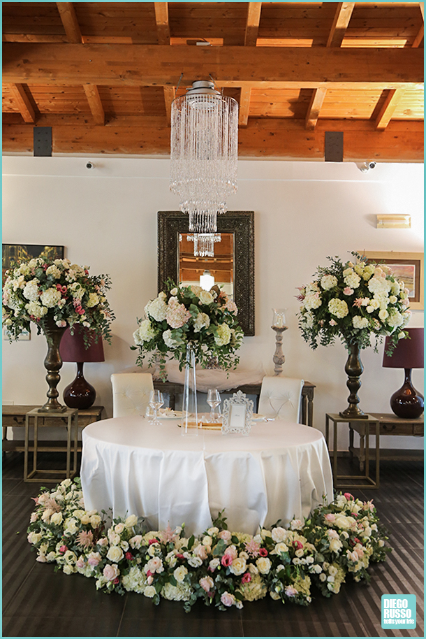 foto decorazione floreale tavolo sposi - foto tavolo patronale per sposi - foto decorazione floreale per sposi